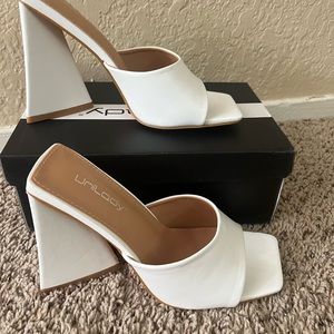 Unilady block heels size 7 brand new never been worn. From dolls kill